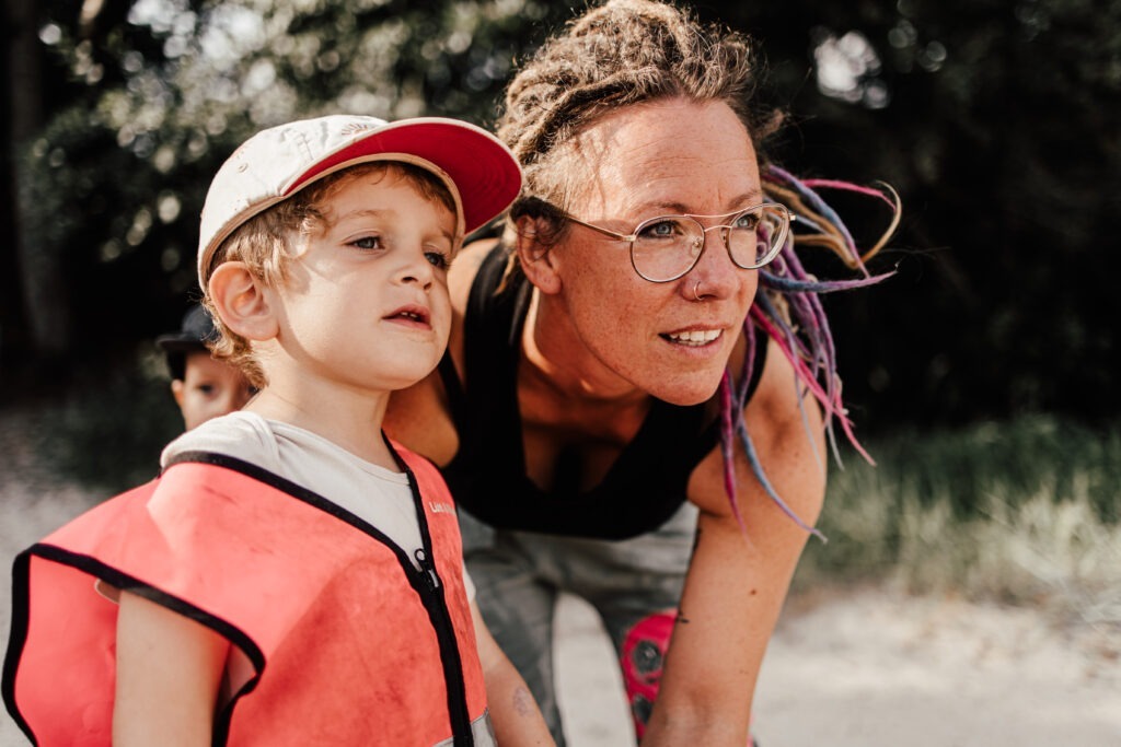 Startseite 16 Fotos von Veranstaltungen und Ausflügen mit Kindern und Jugendlichen.