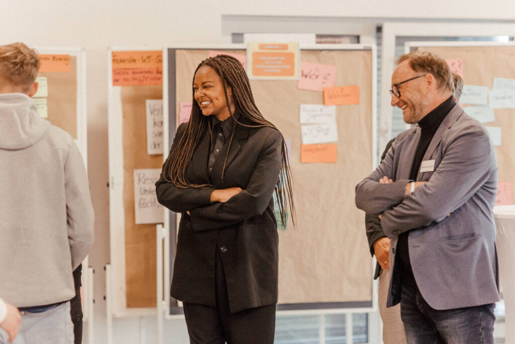 Fotos von Veranstaltungen und Ausflügen mit Kindern und Jugendlichen.