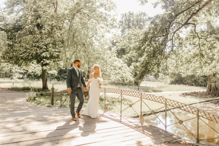 Als Hochzeitsfotografin begleite ich euch bei einer sommerlicher Hochzeit im Schweriner Schlossgarten.