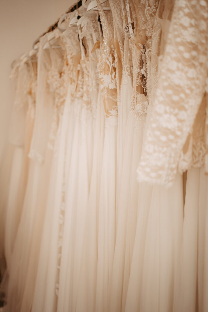 2 Brautperle Hochzeitskleid Ploen 13 von 126