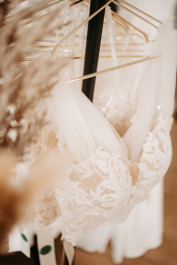 8 Brautperle Hochzeitskleid Ploen 44 von 126