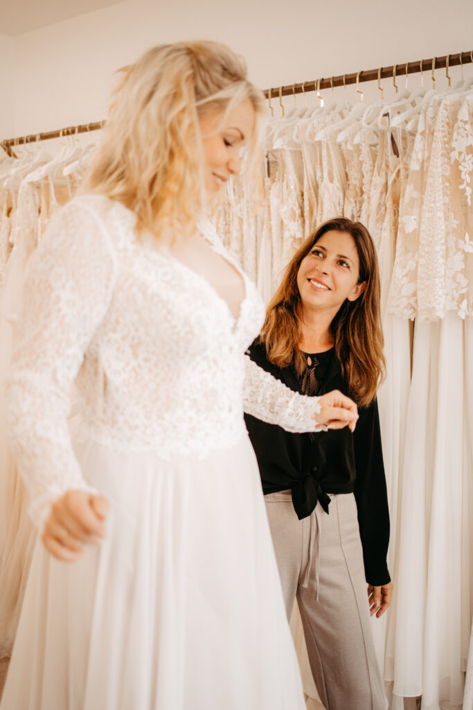 9 Brautperle Hochzeitskleid Ploen 49 von 126